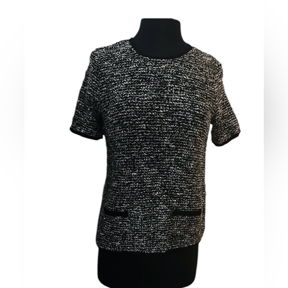 Forever 21 Women's Black and White Tweed Top size small